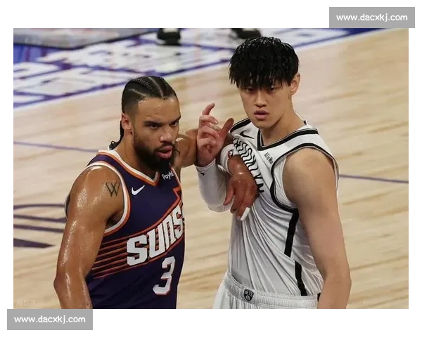 媒体人直言：别特殊对待曾凡博，上场时间该再减